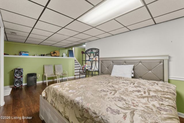 5010 Volney Ct, Louisville, KY 40291