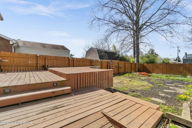 5010 Volney Ct, Louisville, KY 40291