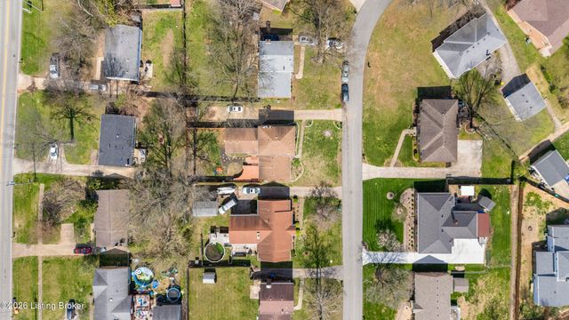 5010 Volney Ct, Louisville, KY 40291