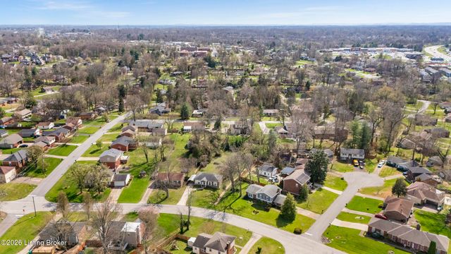 5010 Volney Ct, Louisville, KY 40291