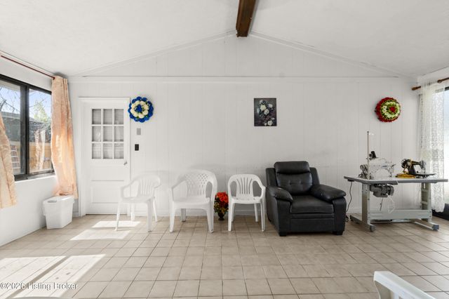 5010 Volney Ct, Louisville, KY 40291