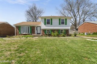 5010 Volney Ct, Louisville, KY 40291