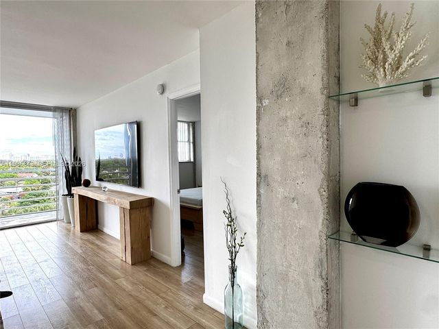 16850 S Glades Dr 8C, North Miami Beach, FL 33162