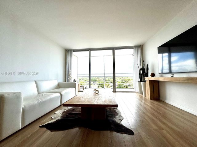 16850 S Glades Dr 8C, North Miami Beach, FL 33162