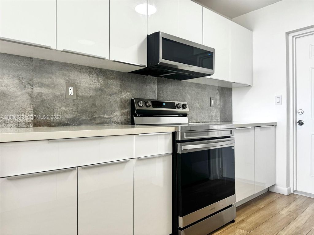 16850 S Glades Dr 8C, North Miami Beach, FL 33162