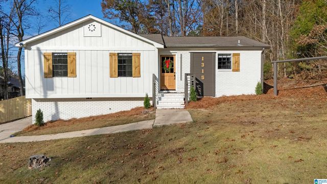 1315 YELLOWLEAF CIRCLE, Maylene, AL 35114