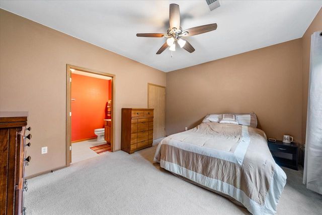 2112 Pine Ridge COURT #F, Grafton, WI 53024