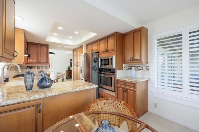 100 Barcelona Lane, Palm Desert, CA 92211