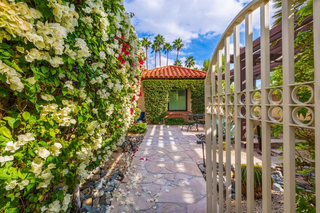 100 Barcelona Lane, Palm Desert, CA 92211
