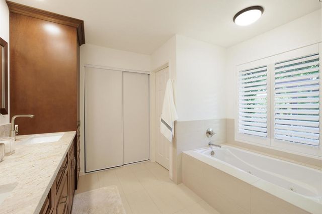 100 Barcelona Lane, Palm Desert, CA 92211