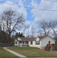 118 Oak Hill Dr, Valencia Boro, PA 16059