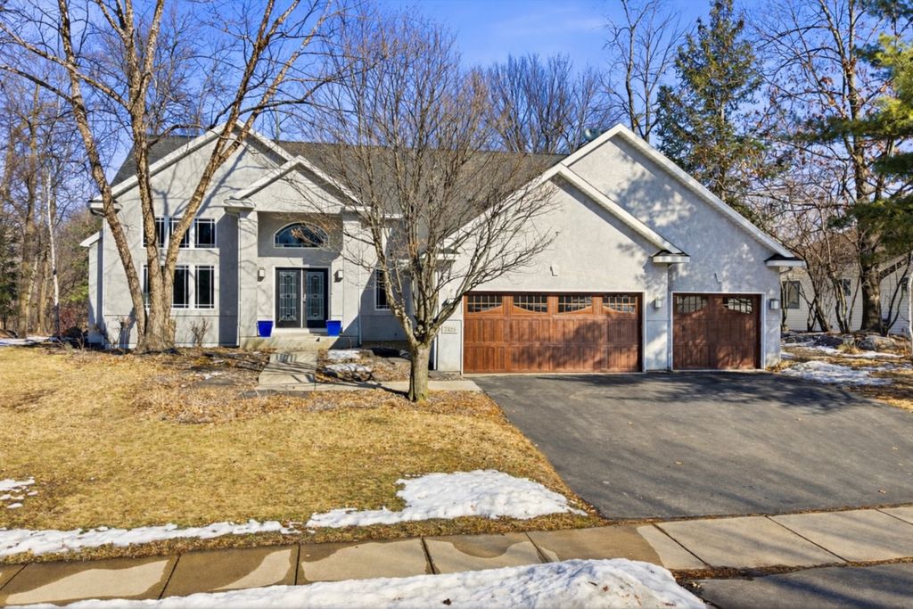 7424 Taylor Drive, Savage, MN 55378
