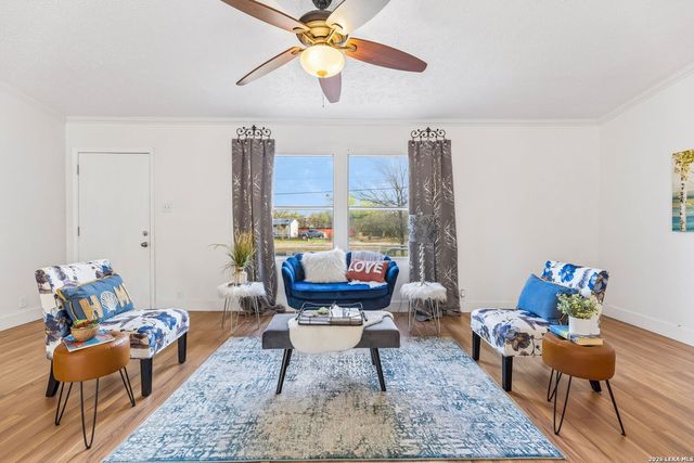 415 County Road 3822, San Antonio, TX 78253