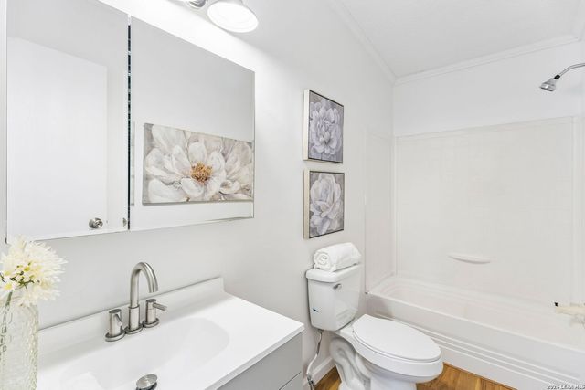 415 County Road 3822, San Antonio, TX 78253