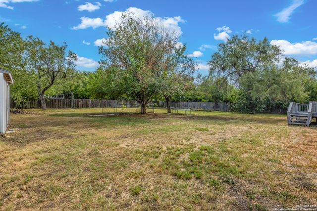 415 County Road 3822, San Antonio, TX 78253