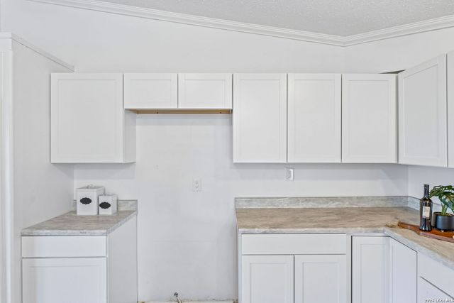 415 County Road 3822, San Antonio, TX 78253