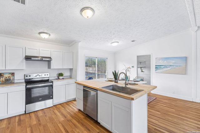 415 County Road 3822, San Antonio, TX 78253