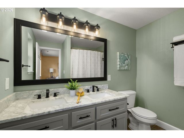 283 Ne LENOX St, Hillsboro, OR 97124