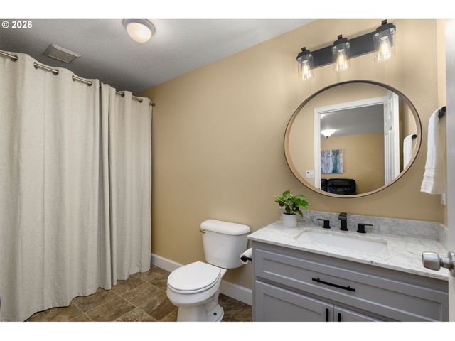 283 Ne LENOX St, Hillsboro, OR 97124