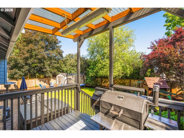 283 Ne LENOX St, Hillsboro, OR 97124