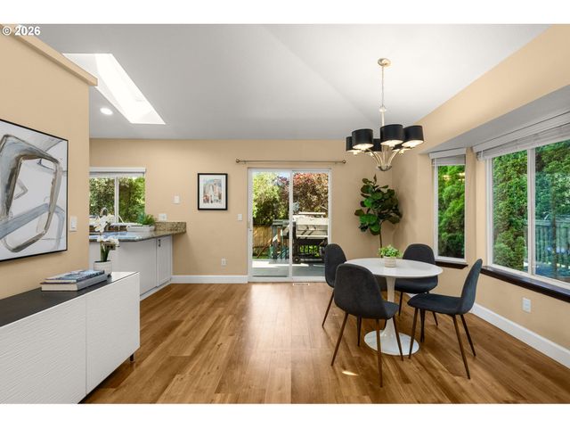 283 Ne LENOX St, Hillsboro, OR 97124