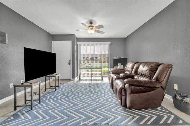 904 University Oaks Boulevard 95, College Station, TX 77840