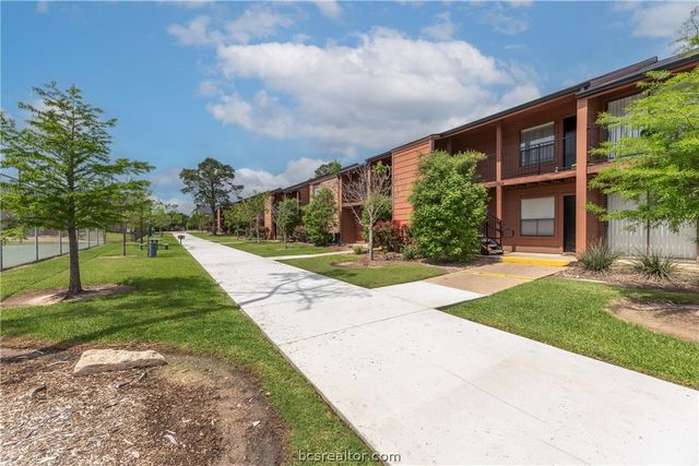 904 University Oaks Boulevard 95, College Station, TX 77840