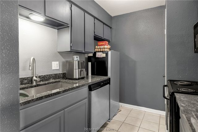 904 University Oaks Boulevard 95, College Station, TX 77840