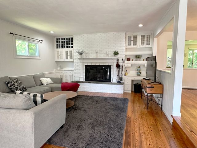 39 Mohawk Drive, Norwalk, CT 06851