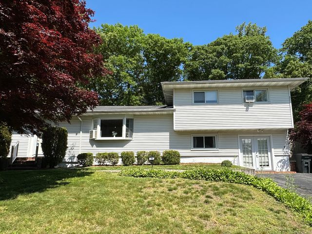 39 Mohawk Drive, Norwalk, CT 06851