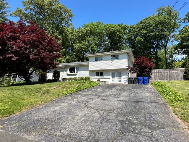 39 Mohawk Drive, Norwalk, CT 06851