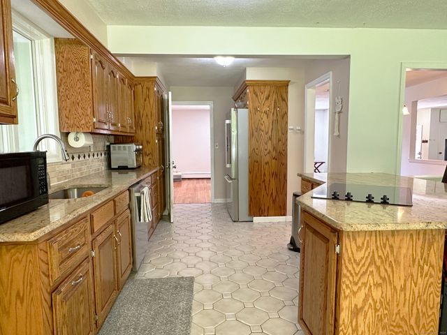 39 Mohawk Drive, Norwalk, CT 06851