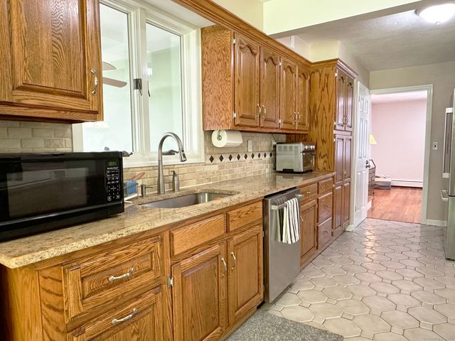 39 Mohawk Drive, Norwalk, CT 06851