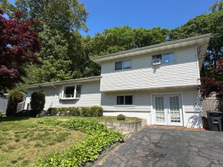 39 Mohawk Drive, Norwalk, CT 06851
