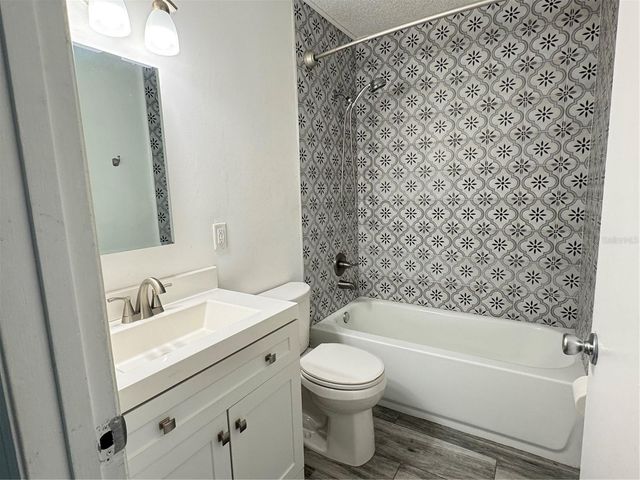 215 FERNWOOD ST, Leesburg, FL 34748