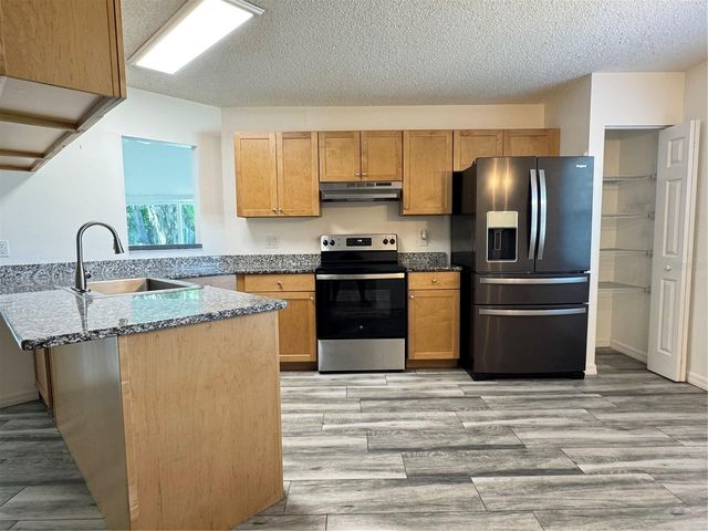 215 FERNWOOD ST, Leesburg, FL 34748