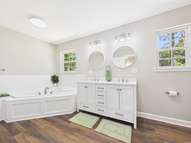 100 Shackleford Dr, Batesville, AR 72501