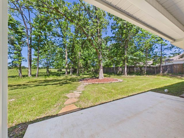 100 Shackleford Dr, Batesville, AR 72501