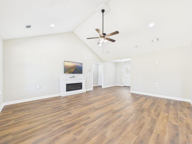 100 Shackleford Dr, Batesville, AR 72501