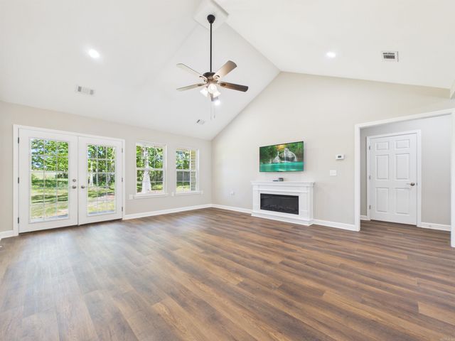 100 Shackleford Dr, Batesville, AR 72501