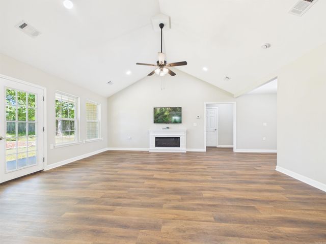 100 Shackleford Dr, Batesville, AR 72501
