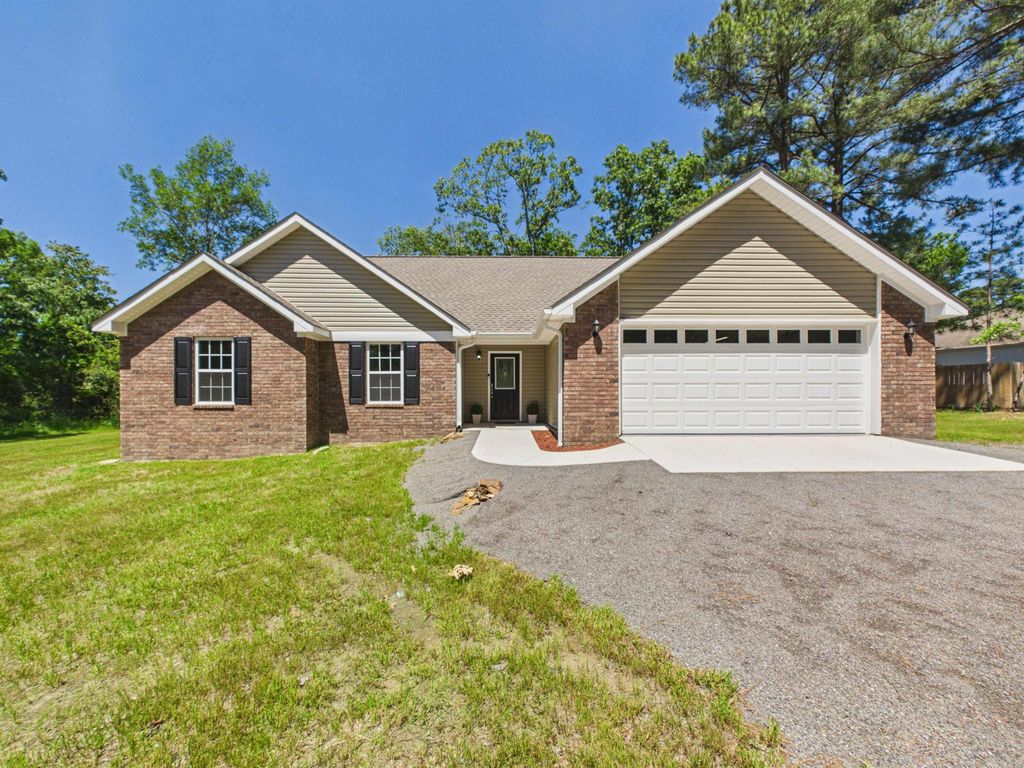 100 Shackleford Dr, Batesville, AR 72501