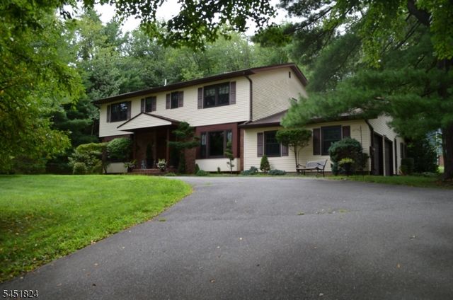 1 Glenbrook Ct, Hanover Twp., NJ 07981