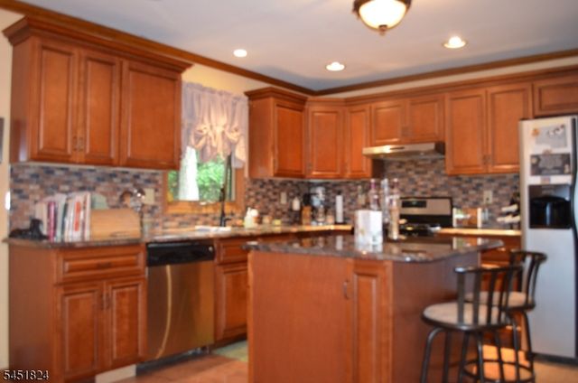 1 Glenbrook Ct, Hanover Twp., NJ 07981