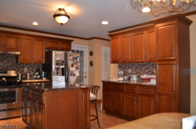 1 Glenbrook Ct, Hanover Twp., NJ 07981