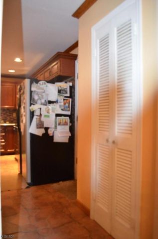 1 Glenbrook Ct, Hanover Twp., NJ 07981