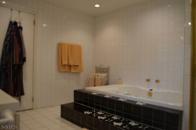 1 Glenbrook Ct, Hanover Twp., NJ 07981