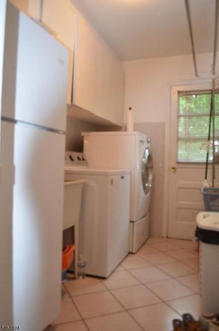 1 Glenbrook Ct, Hanover Twp., NJ 07981