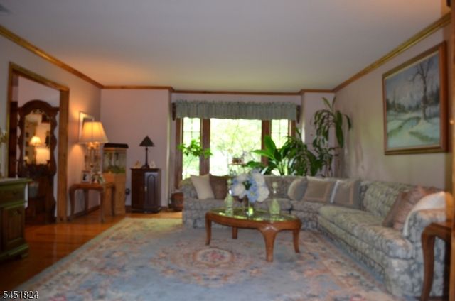 1 Glenbrook Ct, Hanover Twp., NJ 07981