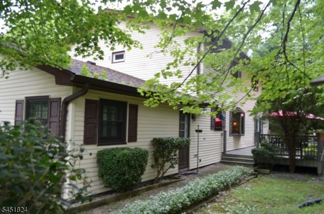 1 Glenbrook Ct, Hanover Twp., NJ 07981
